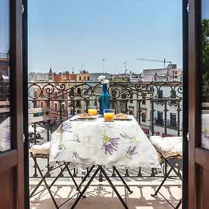 triana-sky-view-apartment.es-andalucia.com/